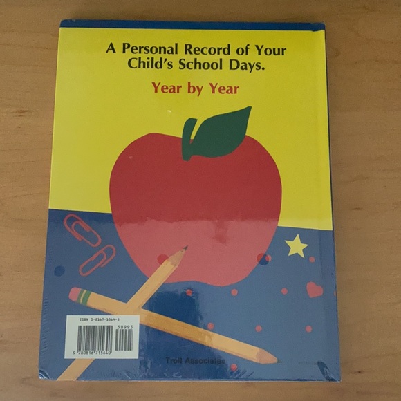 SCHOOL DAYS. An Album For Your Child’s Keepsakes - Picture 4 of 7